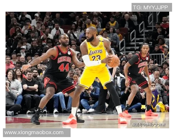 湖人大胜勇士终结3连败：詹姆斯22+7+9超乔丹 东契奇26+6+8