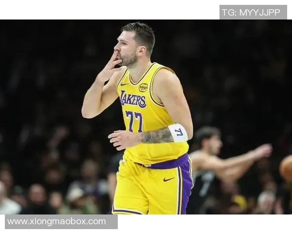 湖人完胜!东契奇44+9创两纪录,肯纳德15+7全队第一,里夫斯末节爆发
